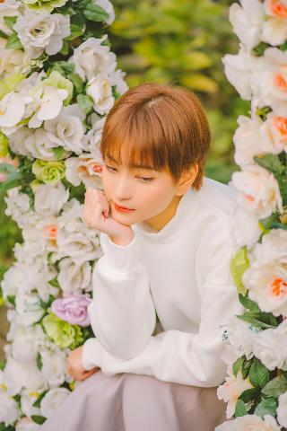 亭亭玉立四月天月色阑珊处情已晚