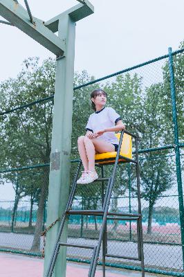 迪拜的女孩在线观看完整免费高清满天星