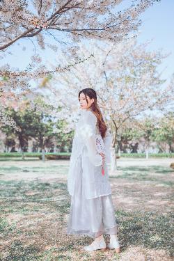 年轻后妈照顾继子电视剧